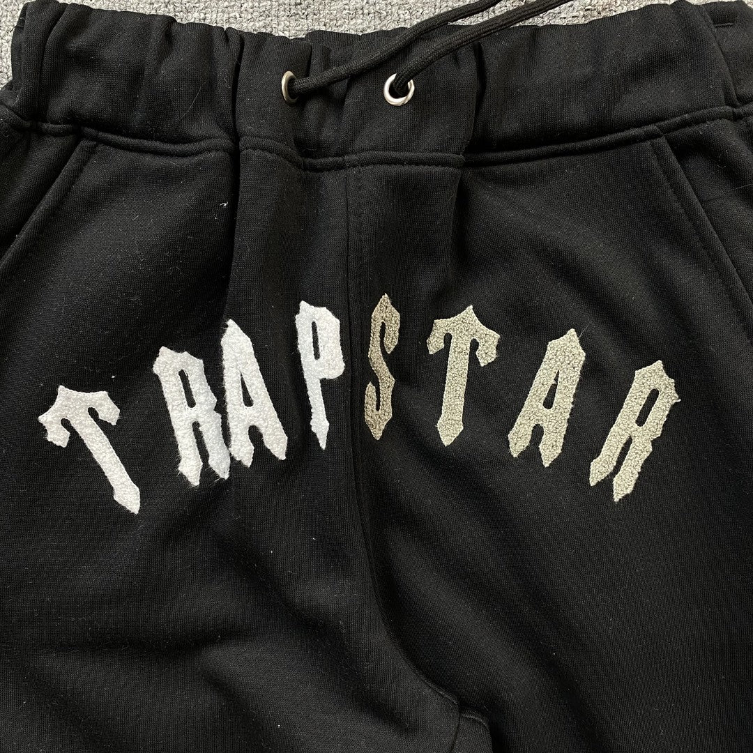 trapstar-irongate-arch-chenille-tracksuit-black-4_5e84fdc3-Drip Store Argentina