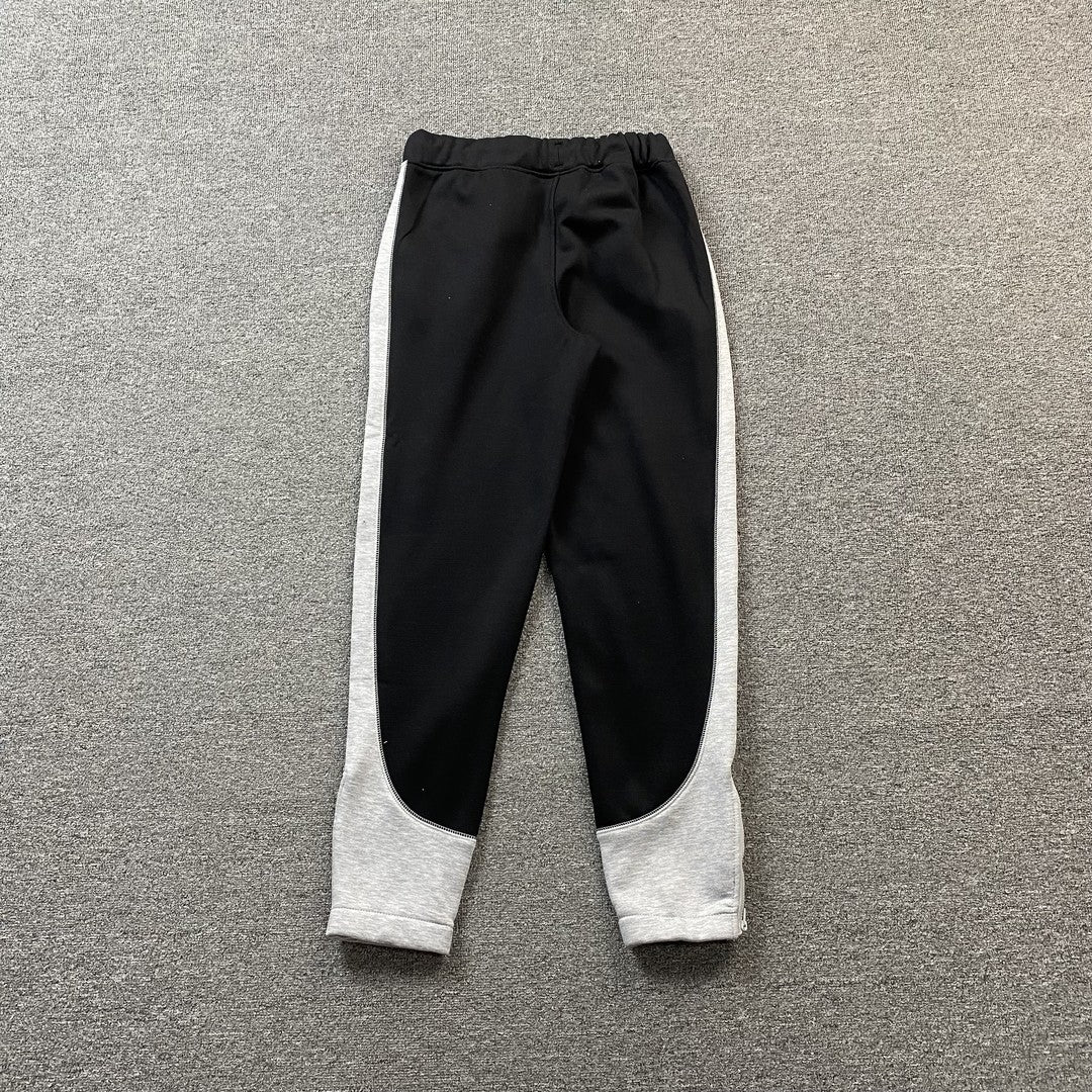 trapstar-irongate-arch-chenille-tracksuit-black-5_5bacc1a9-Drip Store Argentina