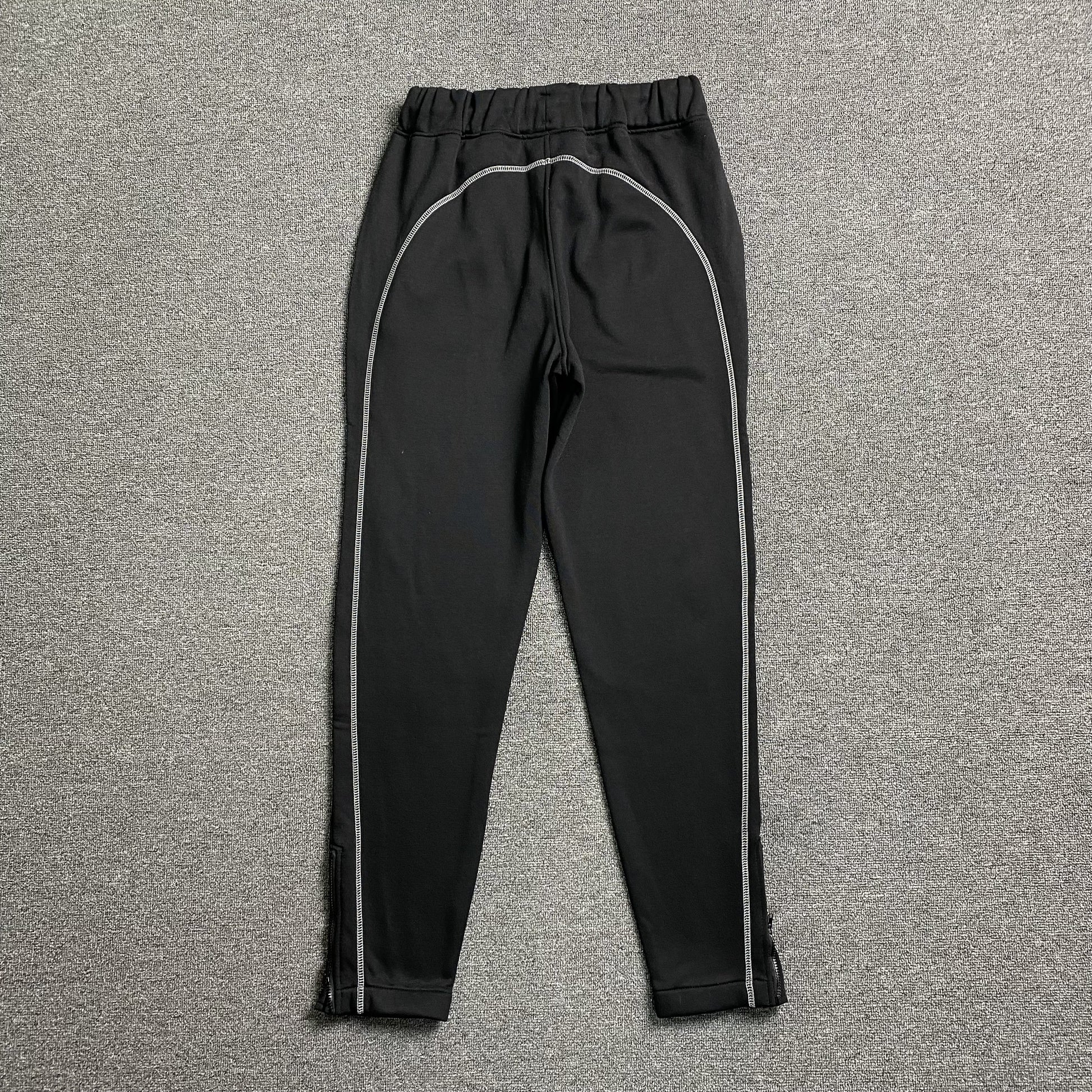 trapstar-irongate-arch-chenille-tracksuit-black-6_1e75612c-Drip Store Argentina