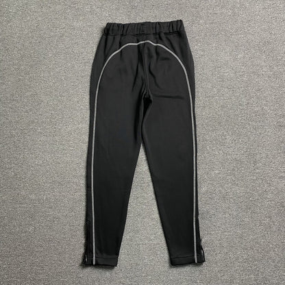 trapstar-irongate-arch-chenille-tracksuit-black-6_1e75612c-Drip Store Argentina