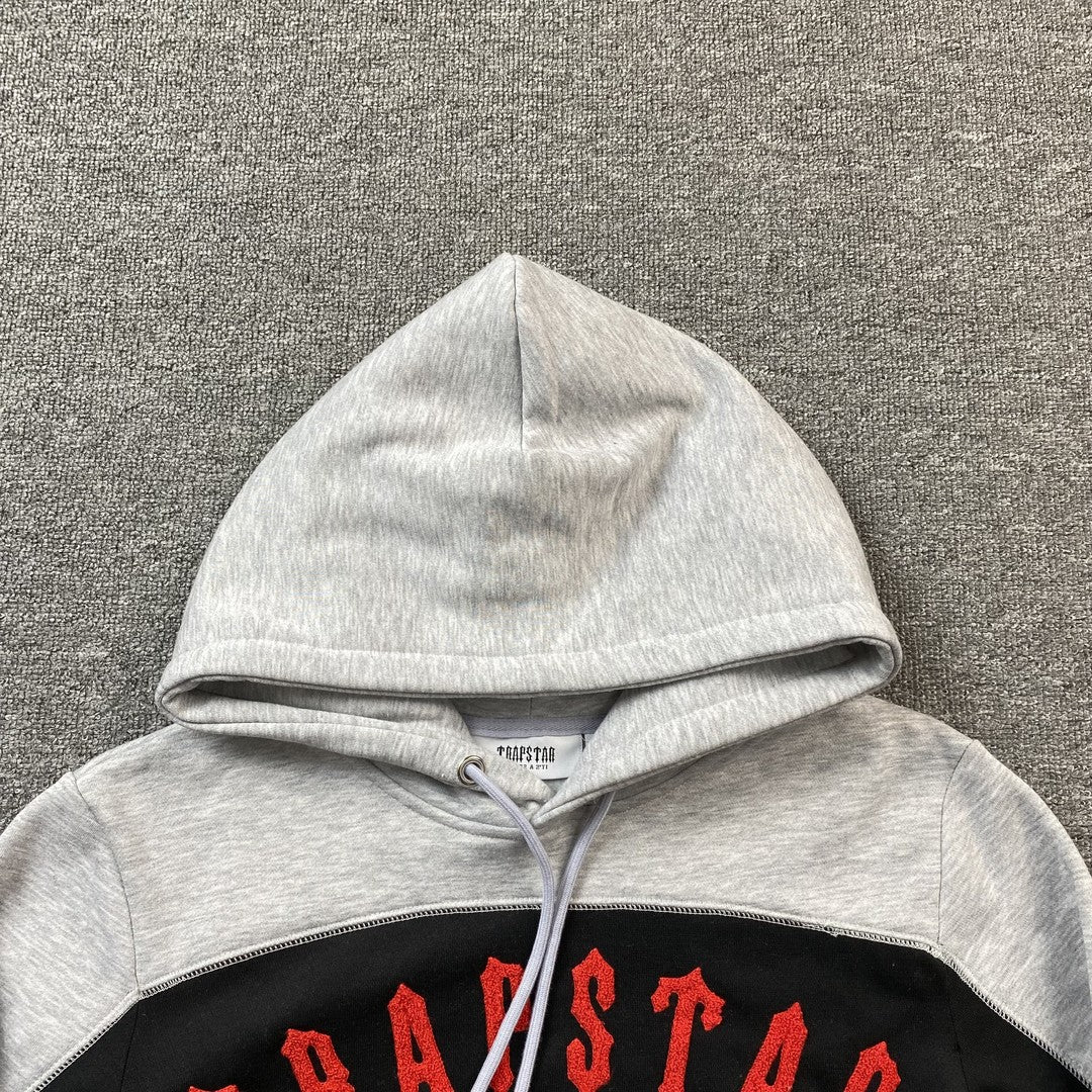 trapstar-irongate-arch-chenille-tracksuit-black-7_e2573feb-Drip Store Argentina