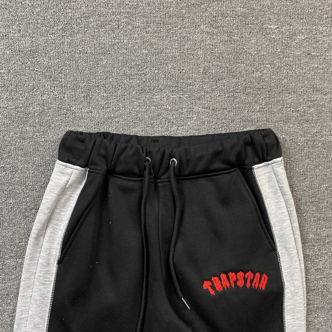 trapstar-irongate-arch-chenille-tracksuit-black-8_1147d3d0-Drip Store Argentina