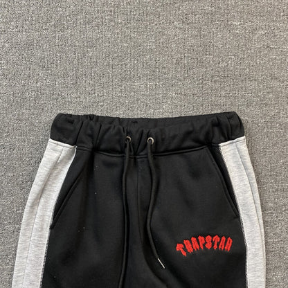 trapstar-irongate-arch-chenille-tracksuit-black-8_1147d3d0-Drip Store Argentina