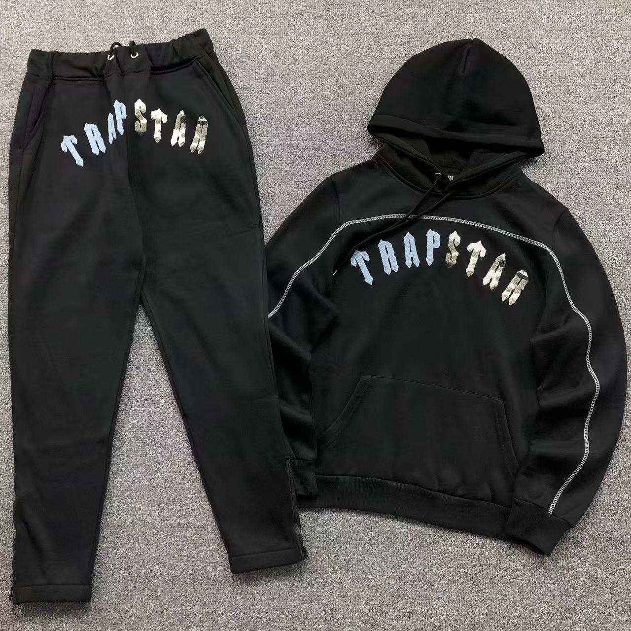 trapstar-irongate-arch-chenille-tracksuit-black_8e314da6-Drip Store Argentina