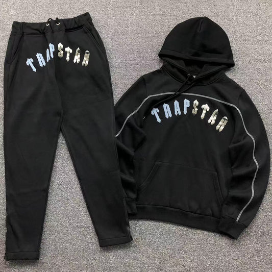 trapstar-irongate-arch-chenille-tracksuit-black_8e314da6-Drip Store Argentina