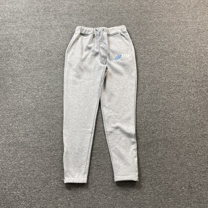 trapstar-irongate-arch-chenille-tracksuit-grey-3_8266d056-Drip Store Argentina