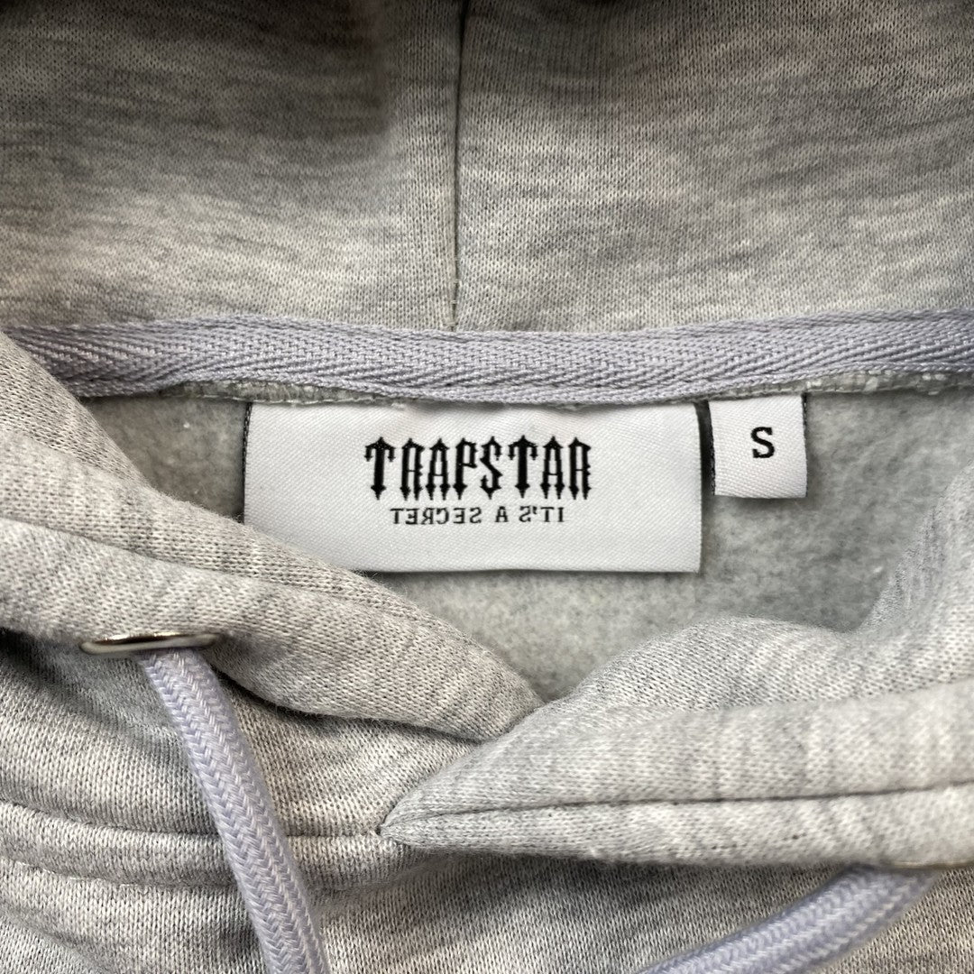 trapstar-irongate-arch-chenille-tracksuit-grey-6_4ecc3b95-Drip Store Argentina