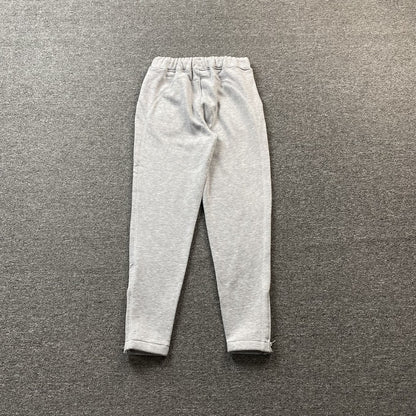 trapstar-irongate-arch-chenille-tracksuit-grey-7-Drip Store Argentina