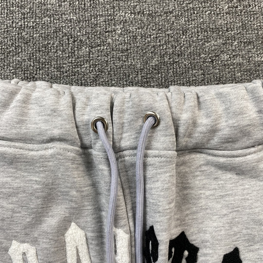 trapstar-irongate-arch-chenille-tracksuit-grey-7_4359e7b4-Drip Store Argentina