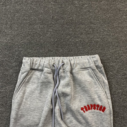 trapstar-irongate-arch-chenille-tracksuit-grey-8-Drip Store Argentina