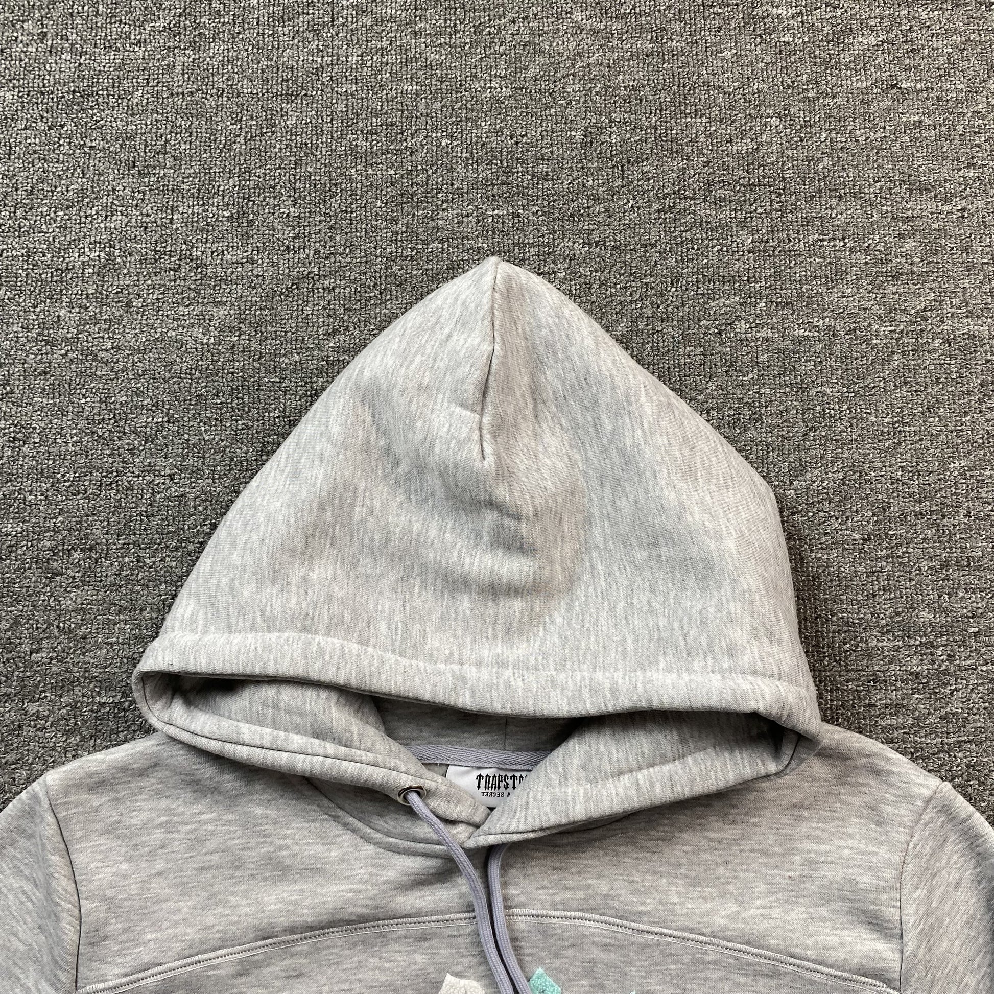 trapstar-irongate-arch-chenille-tracksuit-grey-9_68597d33-Drip Store Argentina