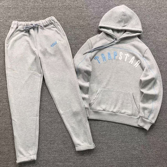 trapstar-irongate-arch-chenille-tracksuit-grey_c7f4eb49-Drip Store Argentina