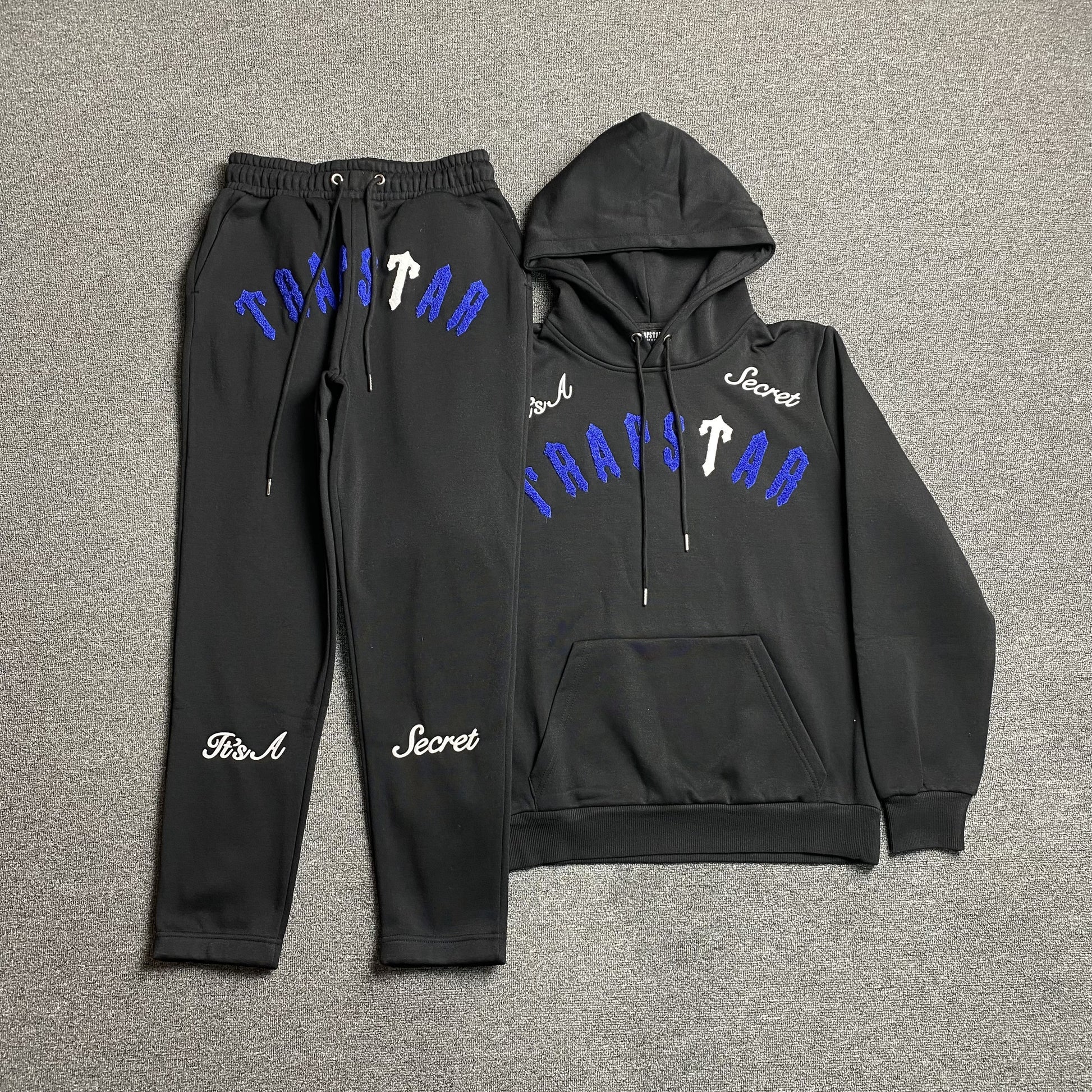 trapstar-irongate-arch-its-a-secret-tracksuit-black-Drip Store Argentina