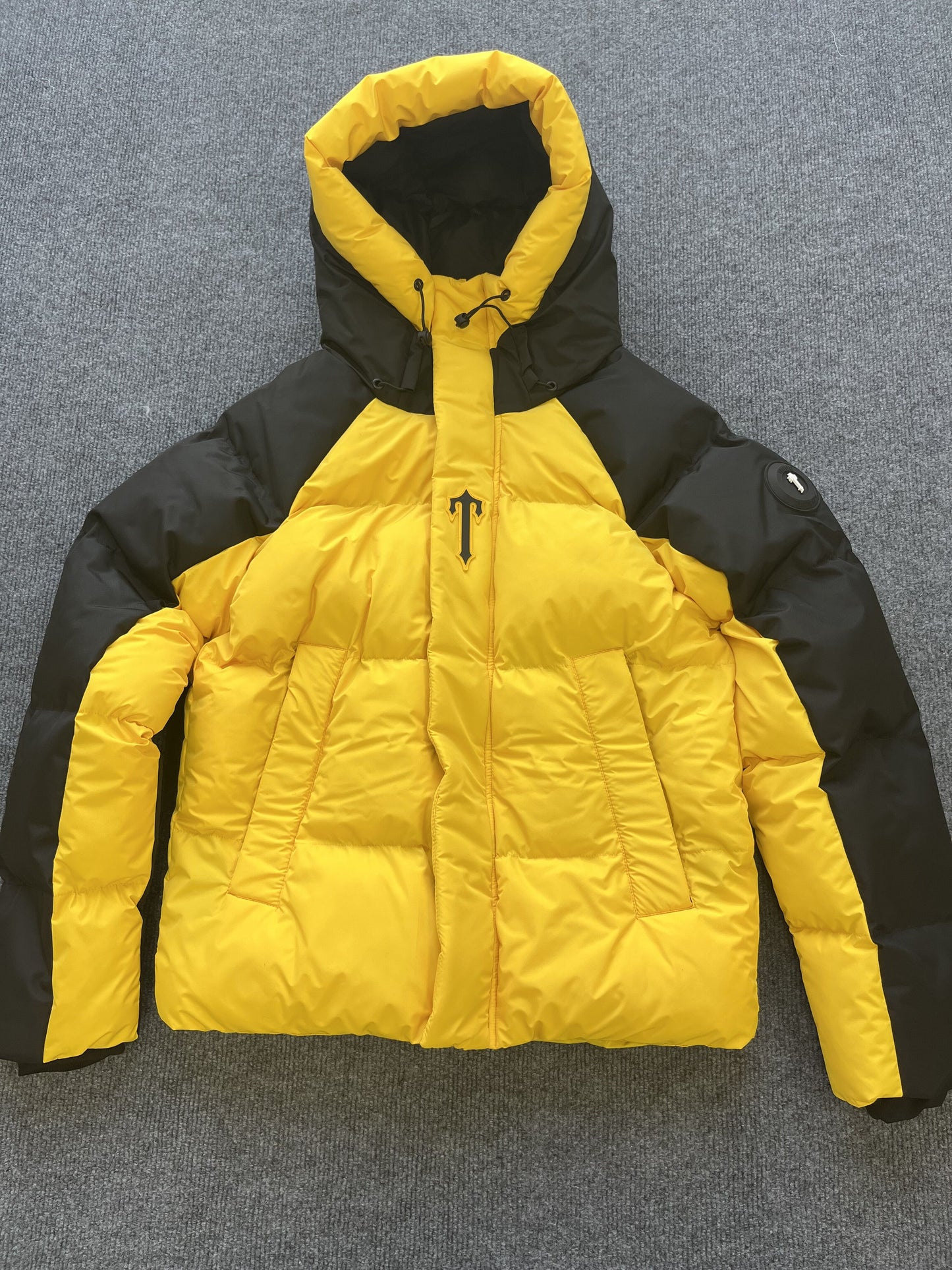 Campera Trapstar Irongate Arch Puffer Amarilla