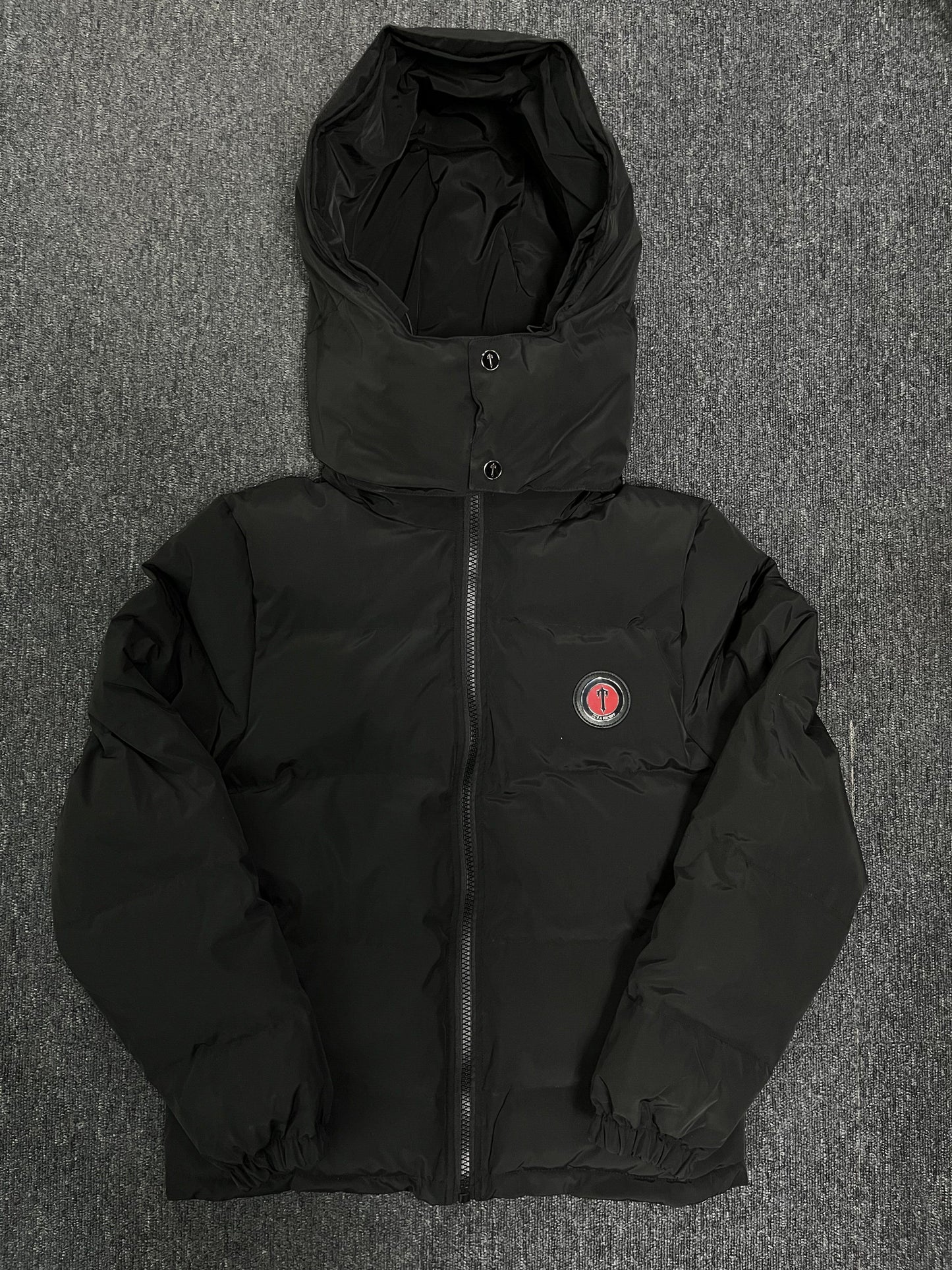 Campera Trapstar Irongate Detachable Hooded Puffer Negra