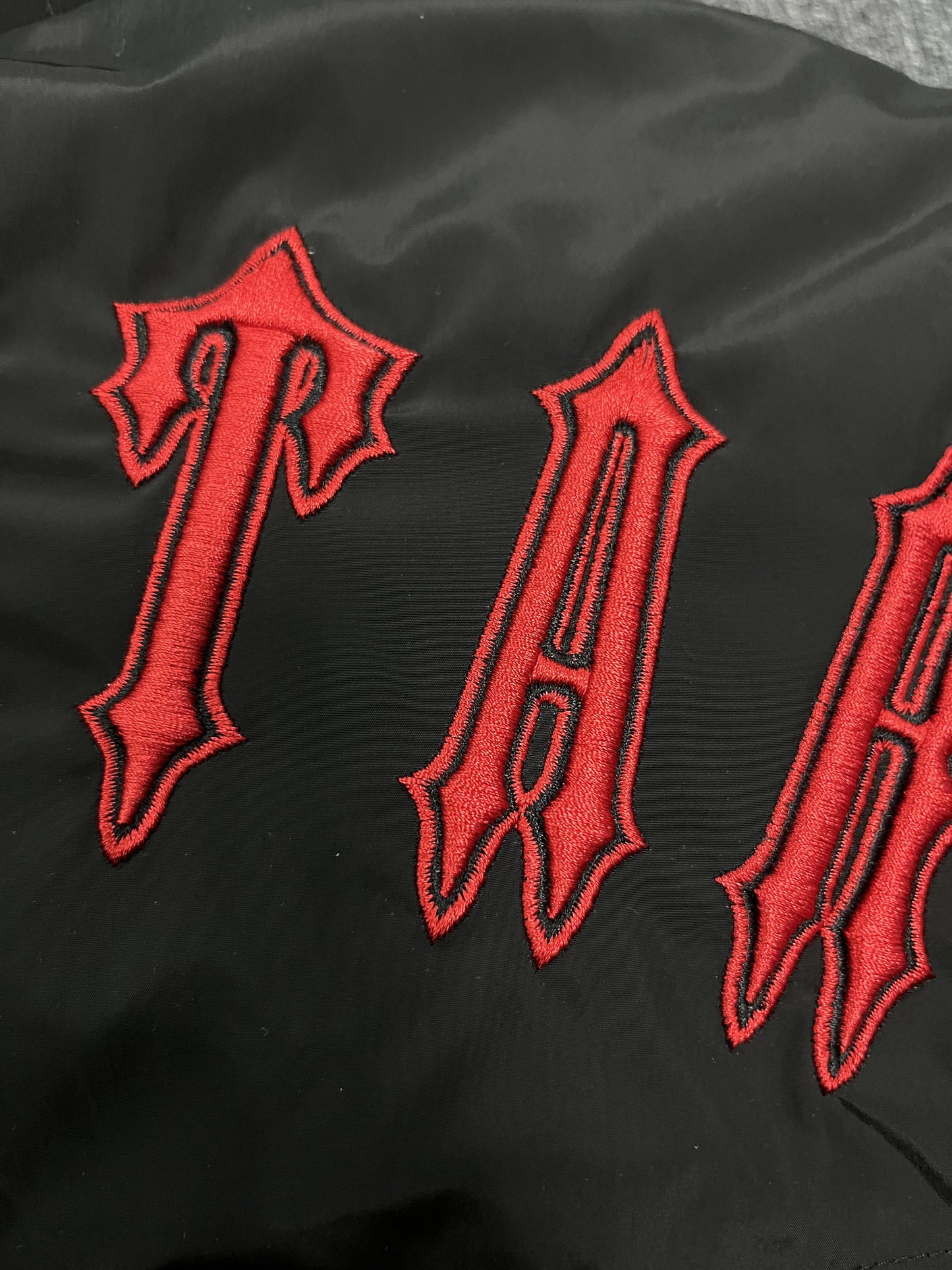 Campera Trapstar Irongate Detachable Hooded Puffer Negra