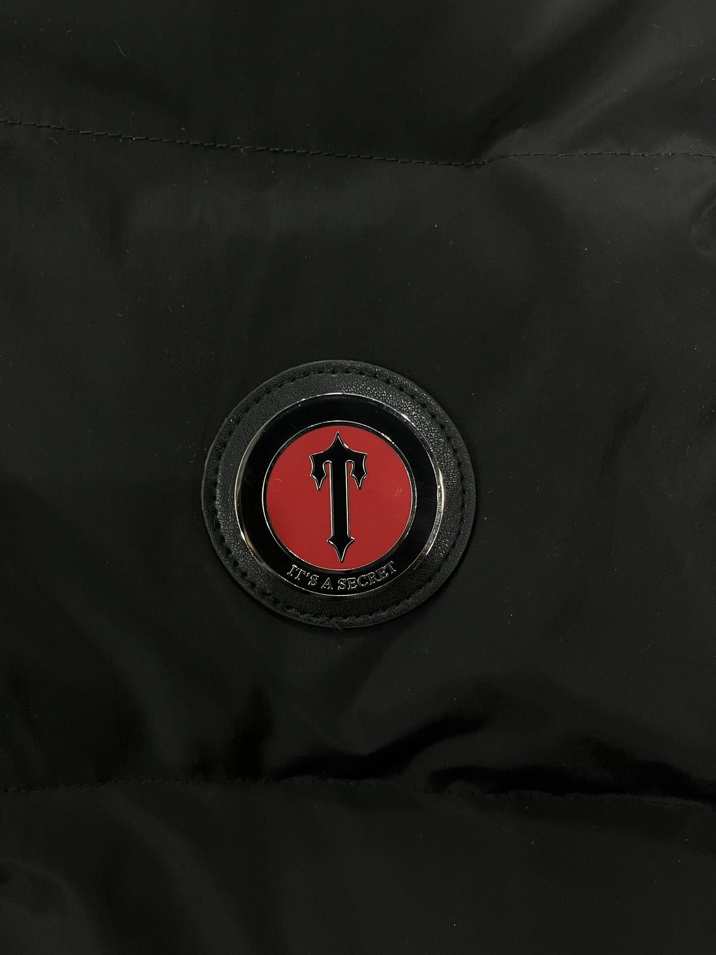 Campera Trapstar Irongate Detachable Hooded Puffer Negra