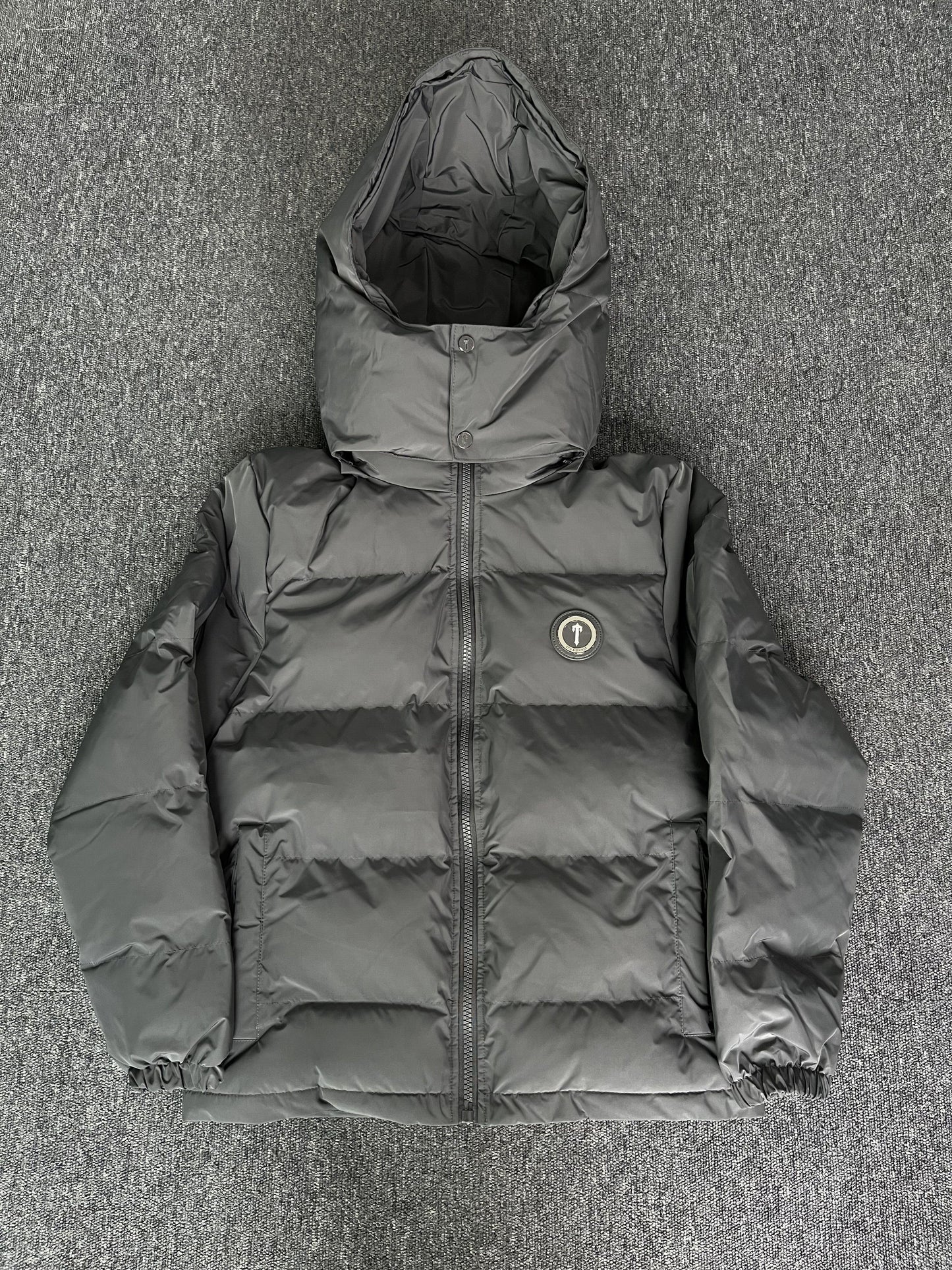 Campera Trapstar Irongate Detachable Hooded Puffer Gris