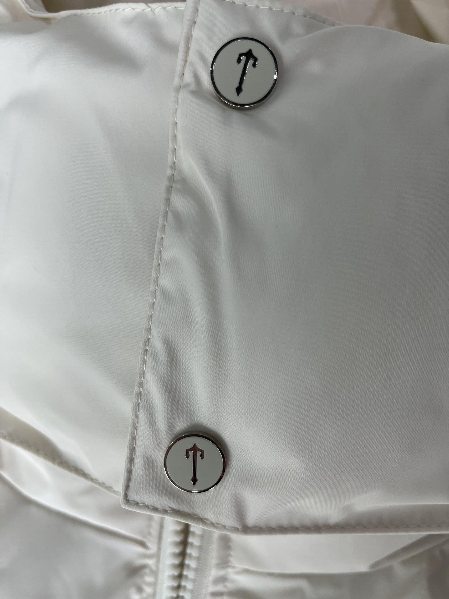 Campera Trapstar Irongate Detachable Hooded Puffer Blanca