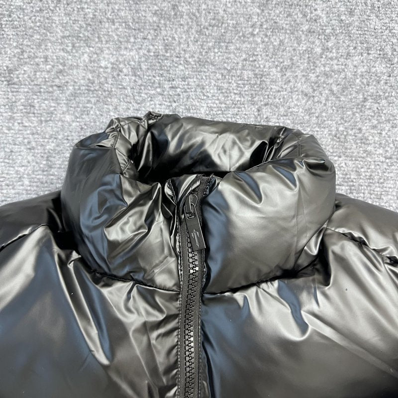 Campera Trapstar Irongate Embossed Puffer Negra