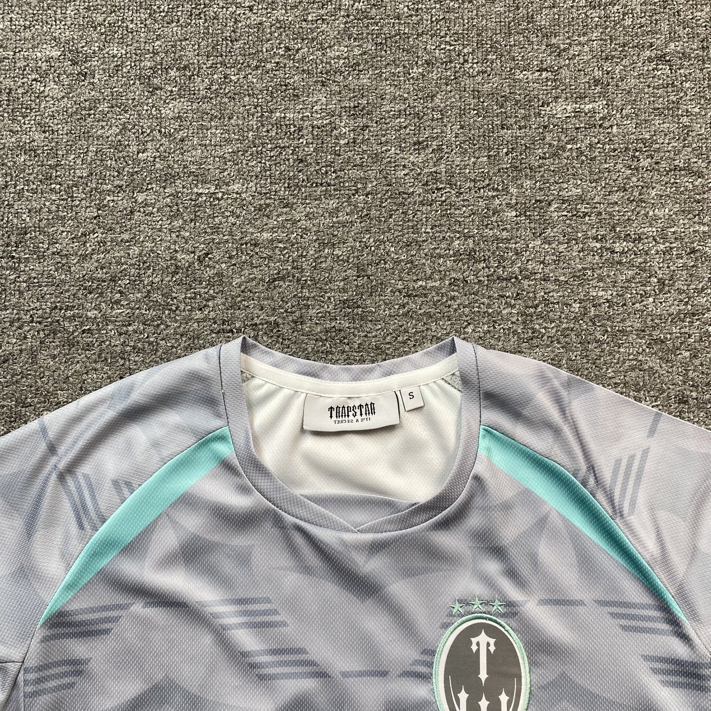 trapstar-irongate-football-jersey-grey-5-Drip Store Argentina