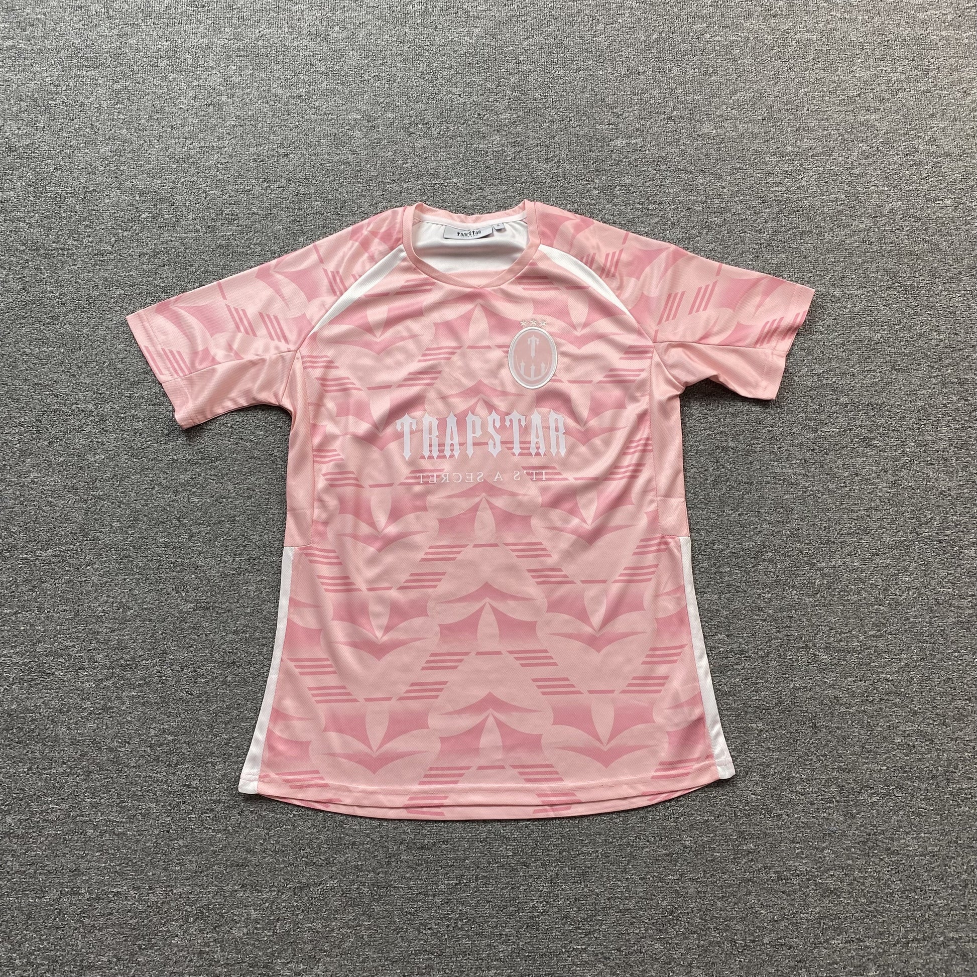 trapstar-irongate-football-jersey-pink-Drip Store Argentina