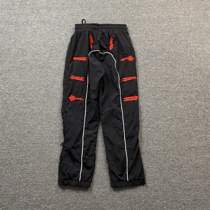 trapstar-irongate-shell-tracksuit-2_0-black-red-2-Drip Store Argentina