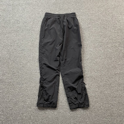 trapstar-irongate-shell-tracksuit-2_0-black-red-3-Drip Store Argentina