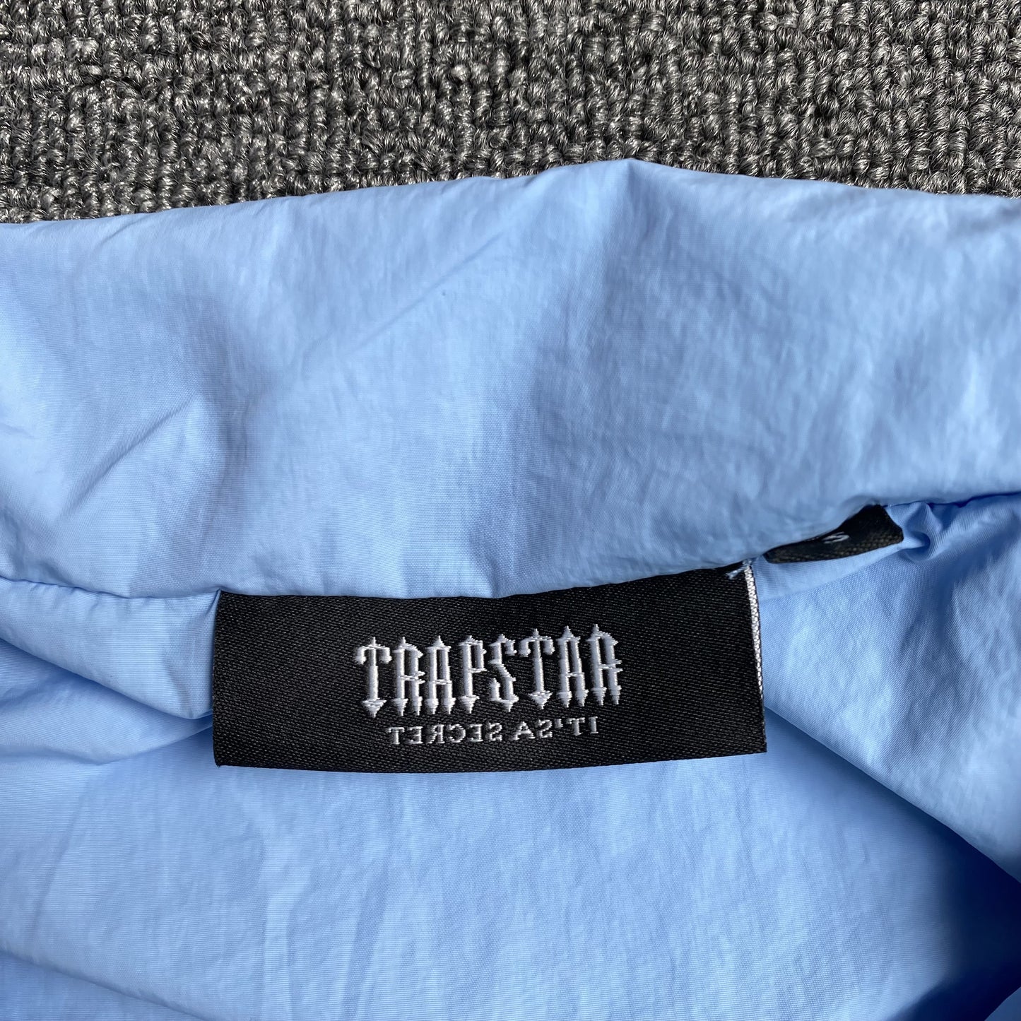 trapstar-irongate-shell-tracksuit-2_0-blue-black-11-Drip Store Argentina
