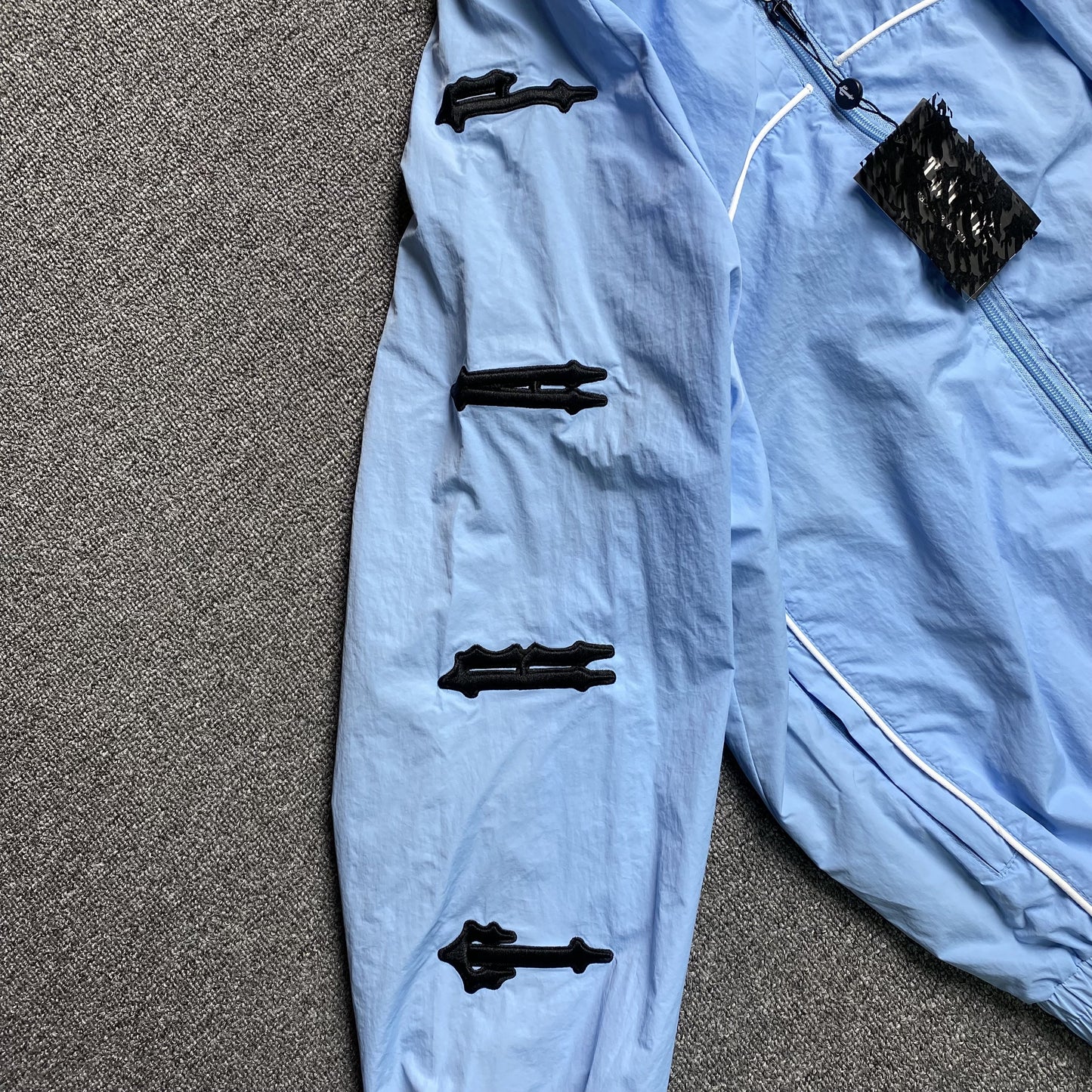 trapstar-irongate-shell-tracksuit-2_0-blue-black-15-Drip Store Argentina