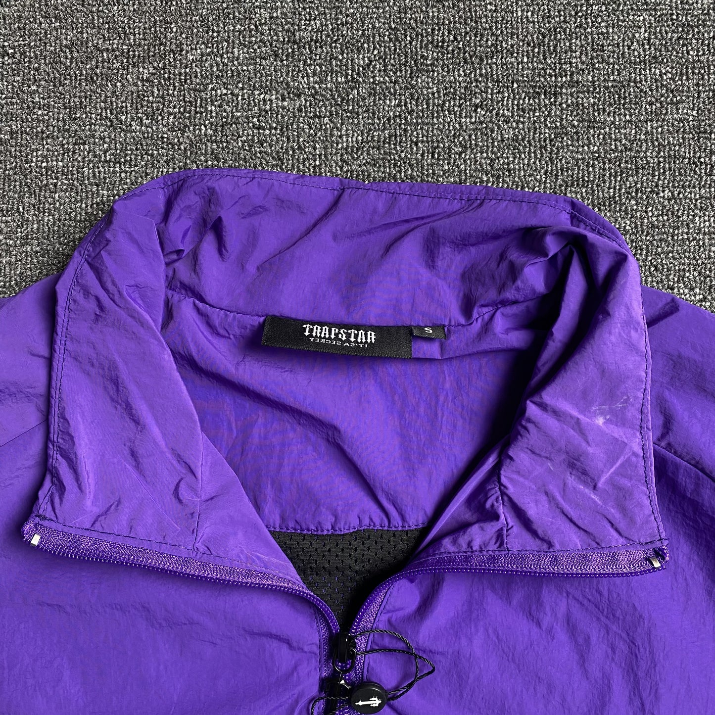 trapstar-irongate-shell-tracksuit-2_0-purple-white-6-Drip Store Argentina