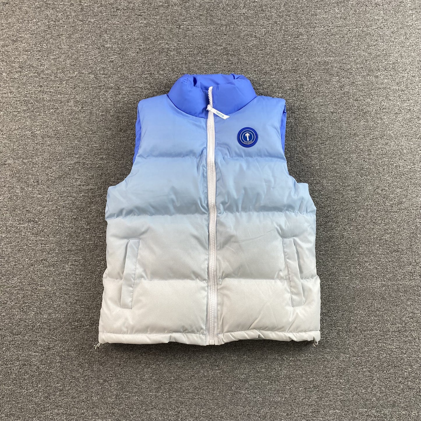 trapstar-irongate-t-badge-gilet-ice-blue-gradient-2-Drip Store Argentina