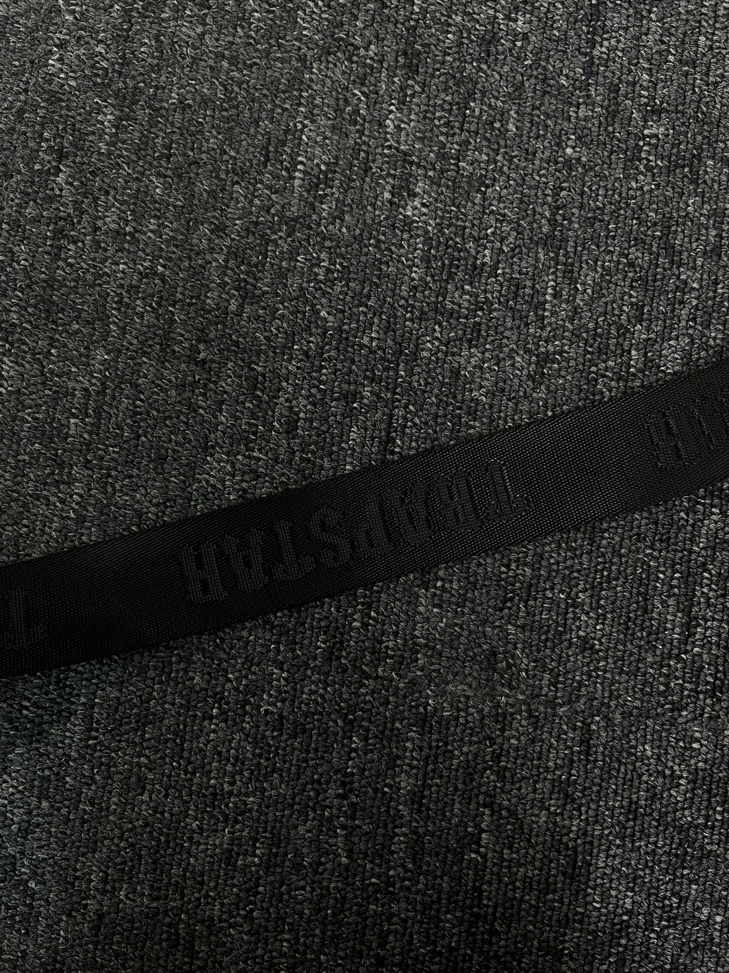 trapstar-irongate-t-crossbody-bag-black-edition-4-Drip Store Argentina