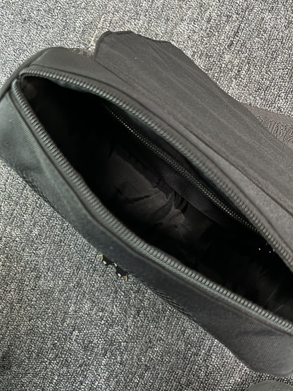 trapstar-irongate-t-crossbody-bag-black-edition-5-Drip Store Argentina