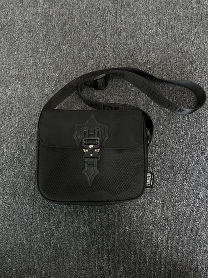 trapstar-irongate-t-crossbody-bag-black-edition-Drip Store Argentina