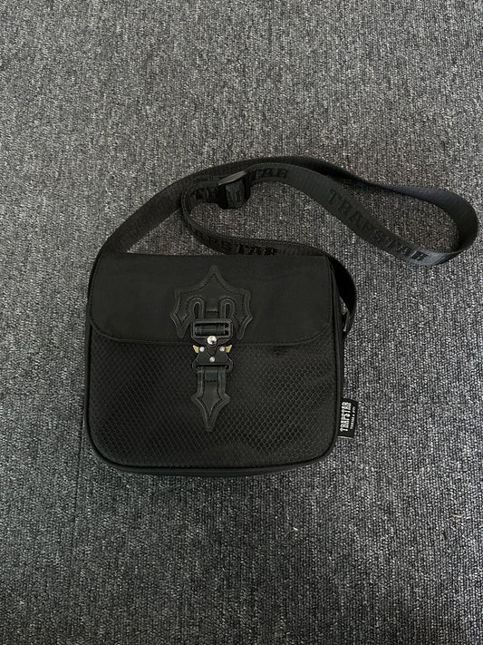 trapstar-irongate-t-crossbody-bag-black-edition-Drip Store Argentina
