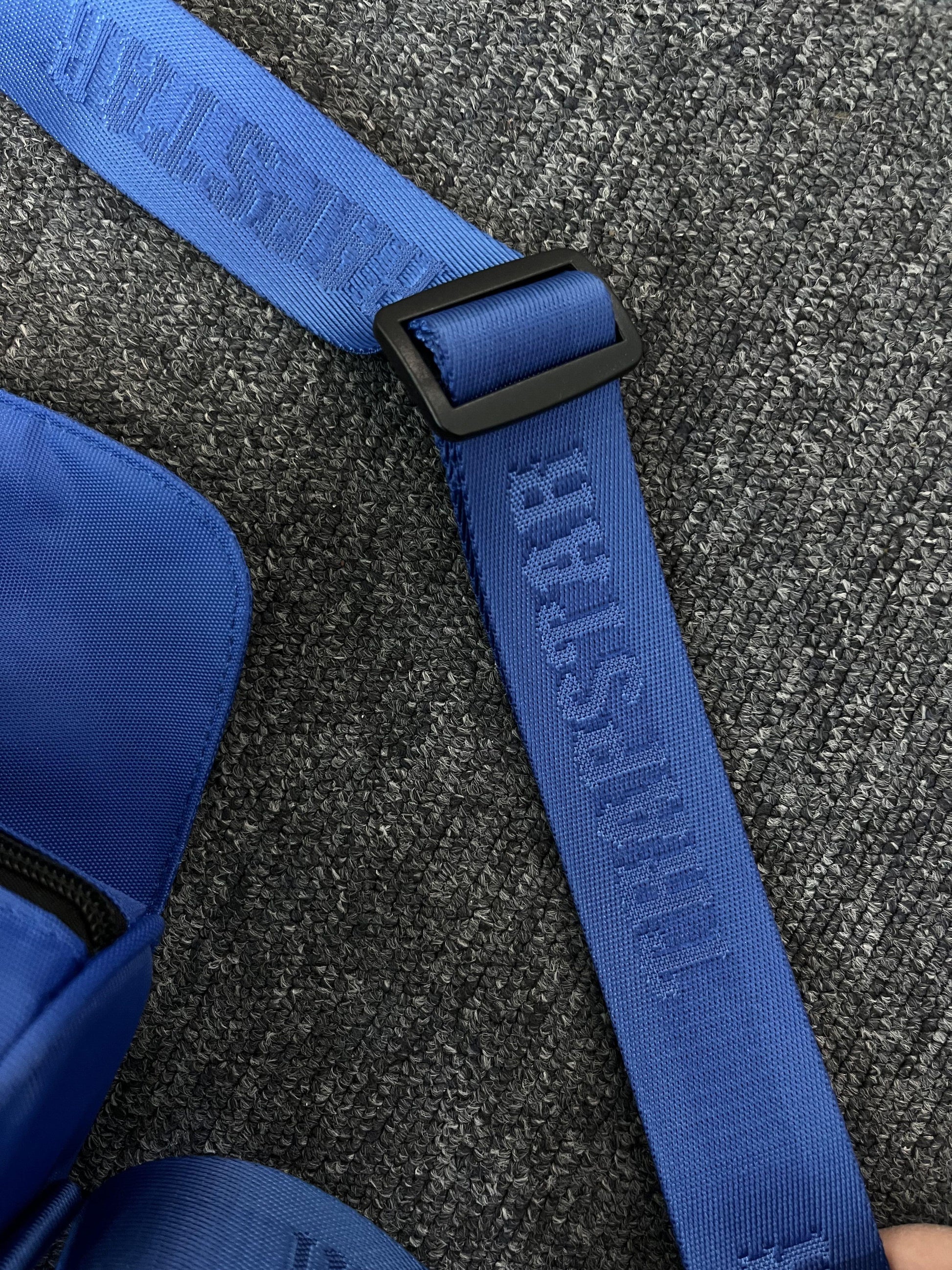 trapstar-irongate-t-crossbody-bag-blue-3-Drip Store Argentina