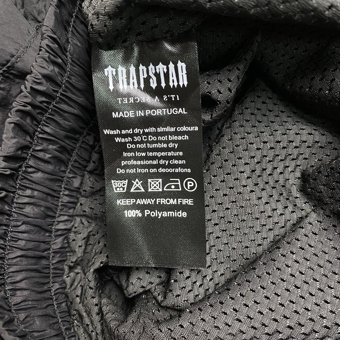trapstar-irongate-t-shellsuit-black-13-Drip Store Argentina