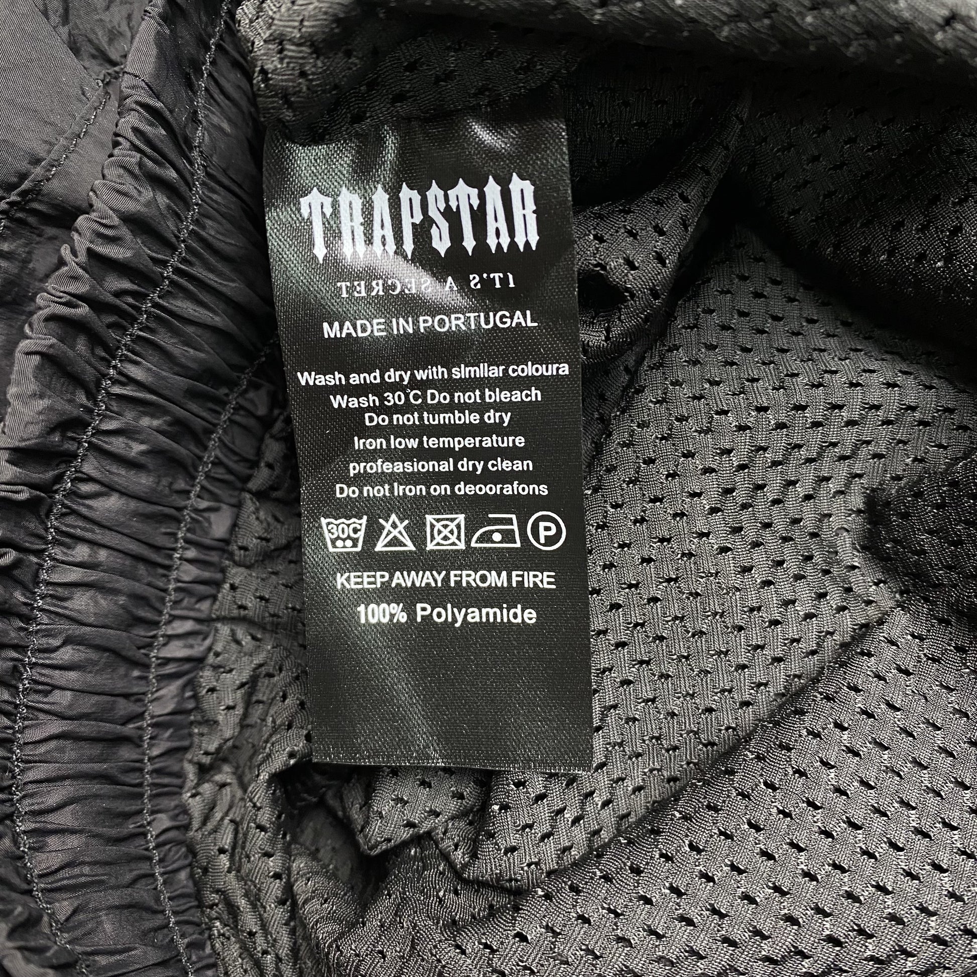 trapstar-irongate-t-shellsuit-black-13-Drip Store Argentina