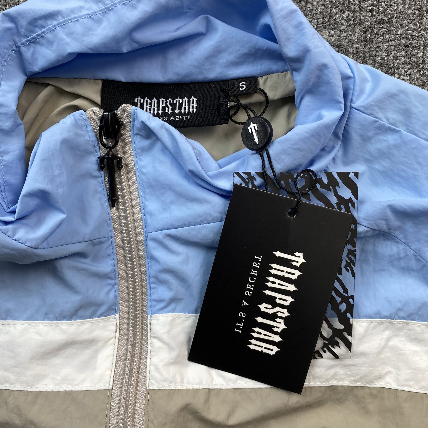 trapstar-irongate-t-shellsuit-grey-14-Drip Store Argentina