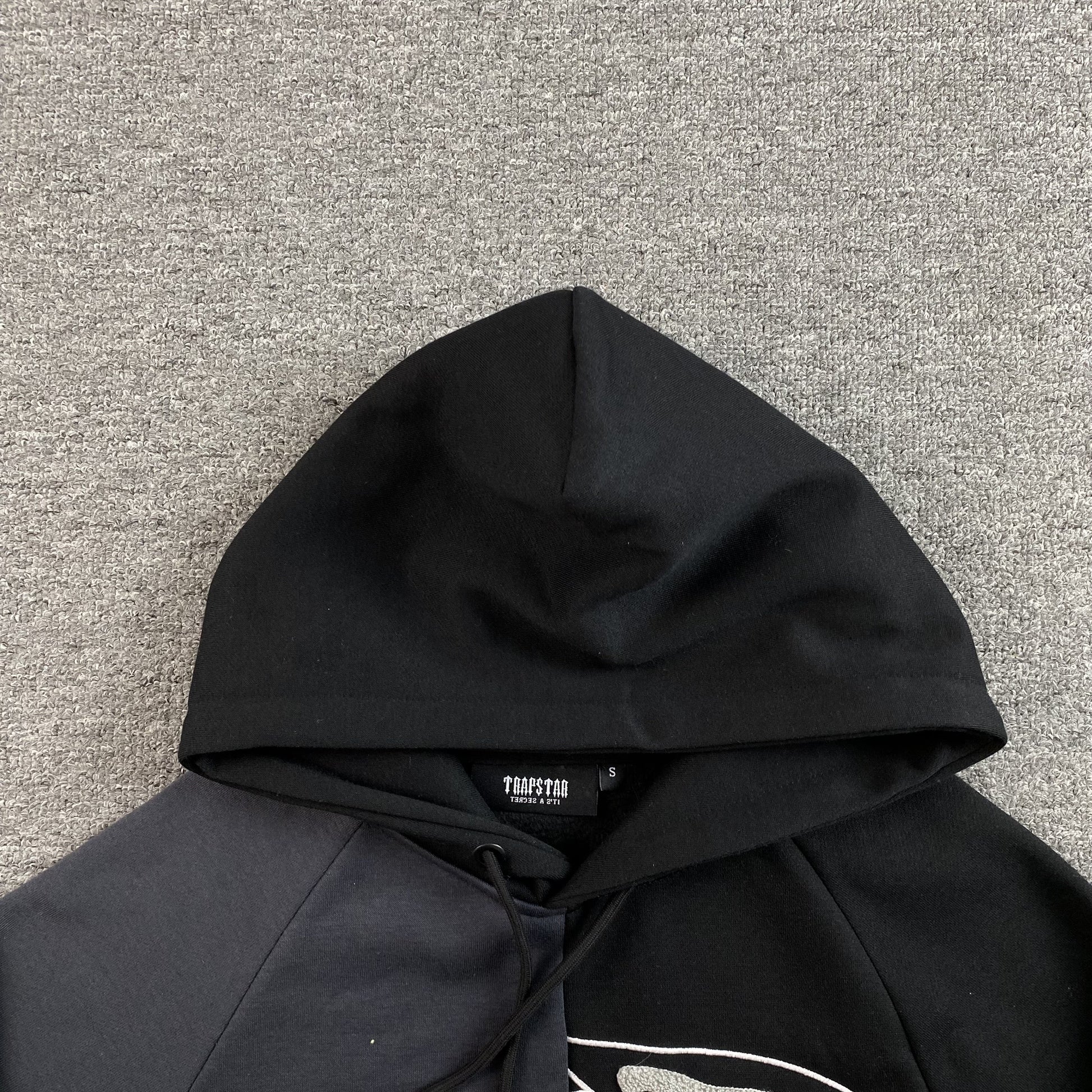 trapstar-shooters-arch-tracksuit-black-10-Drip Store Argentina