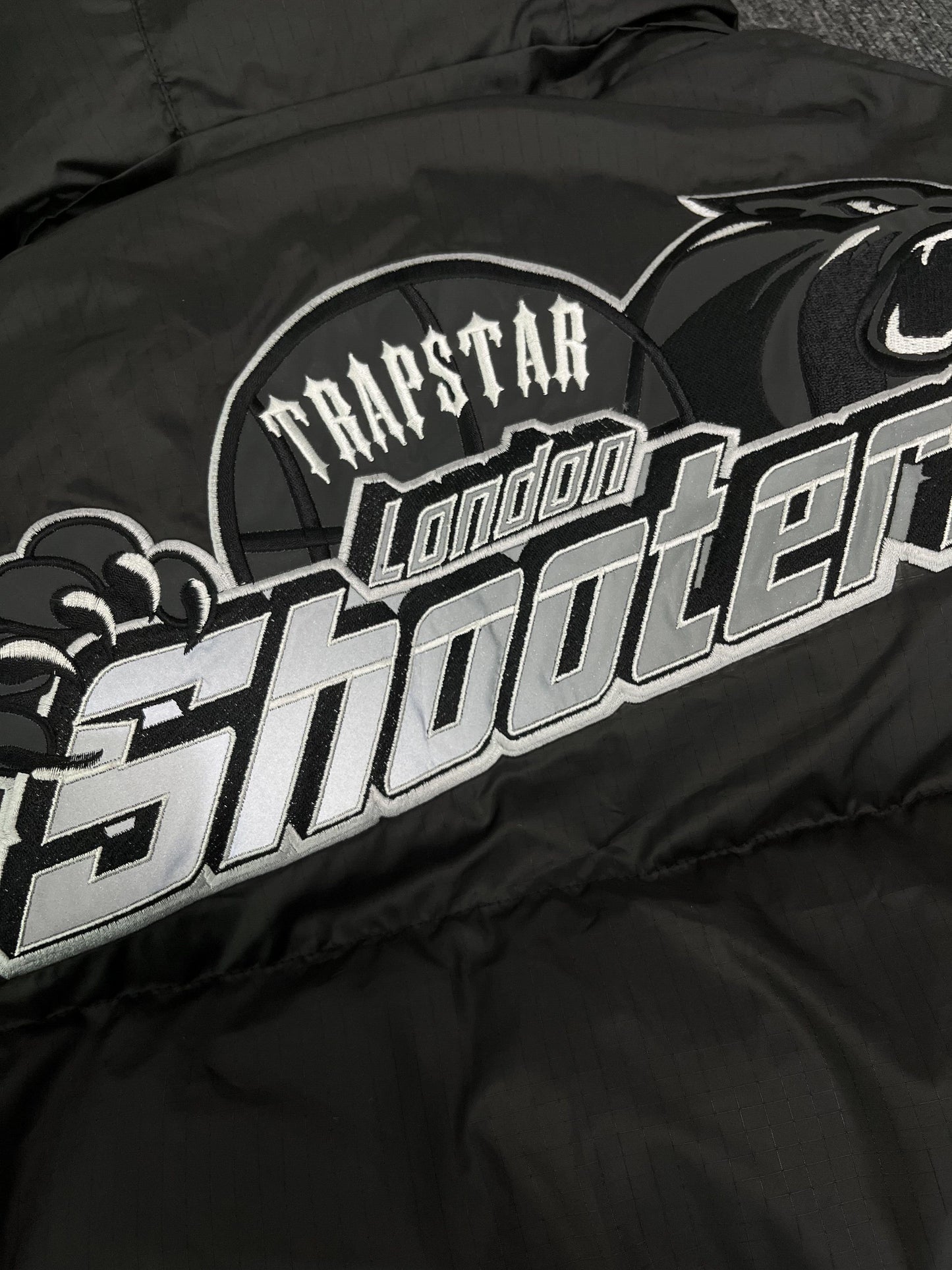 Campera Trapstar Shooters Hooded Puffer Negra