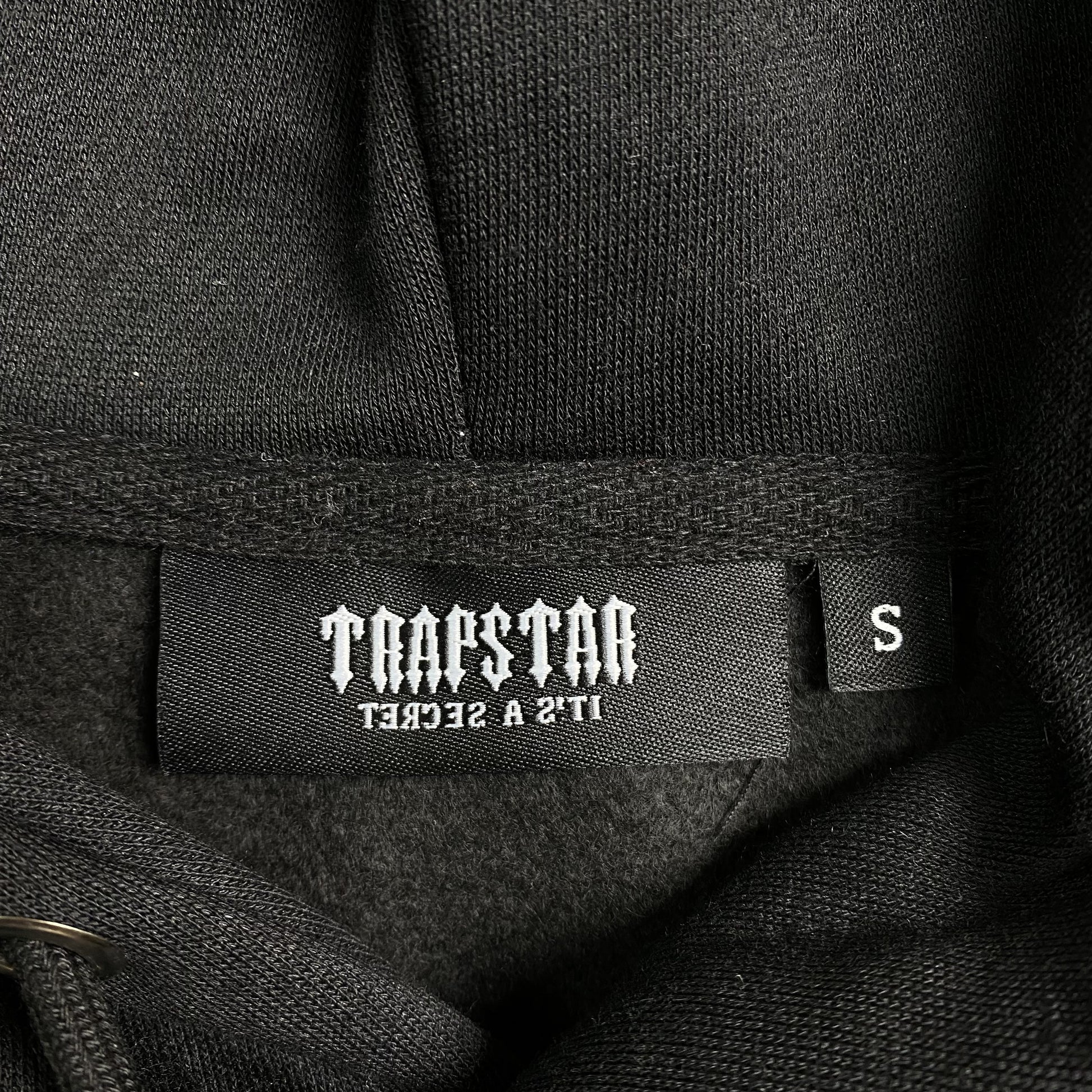 trapstar-shooters-tracksuit-blackout-10-Drip Store Argentina