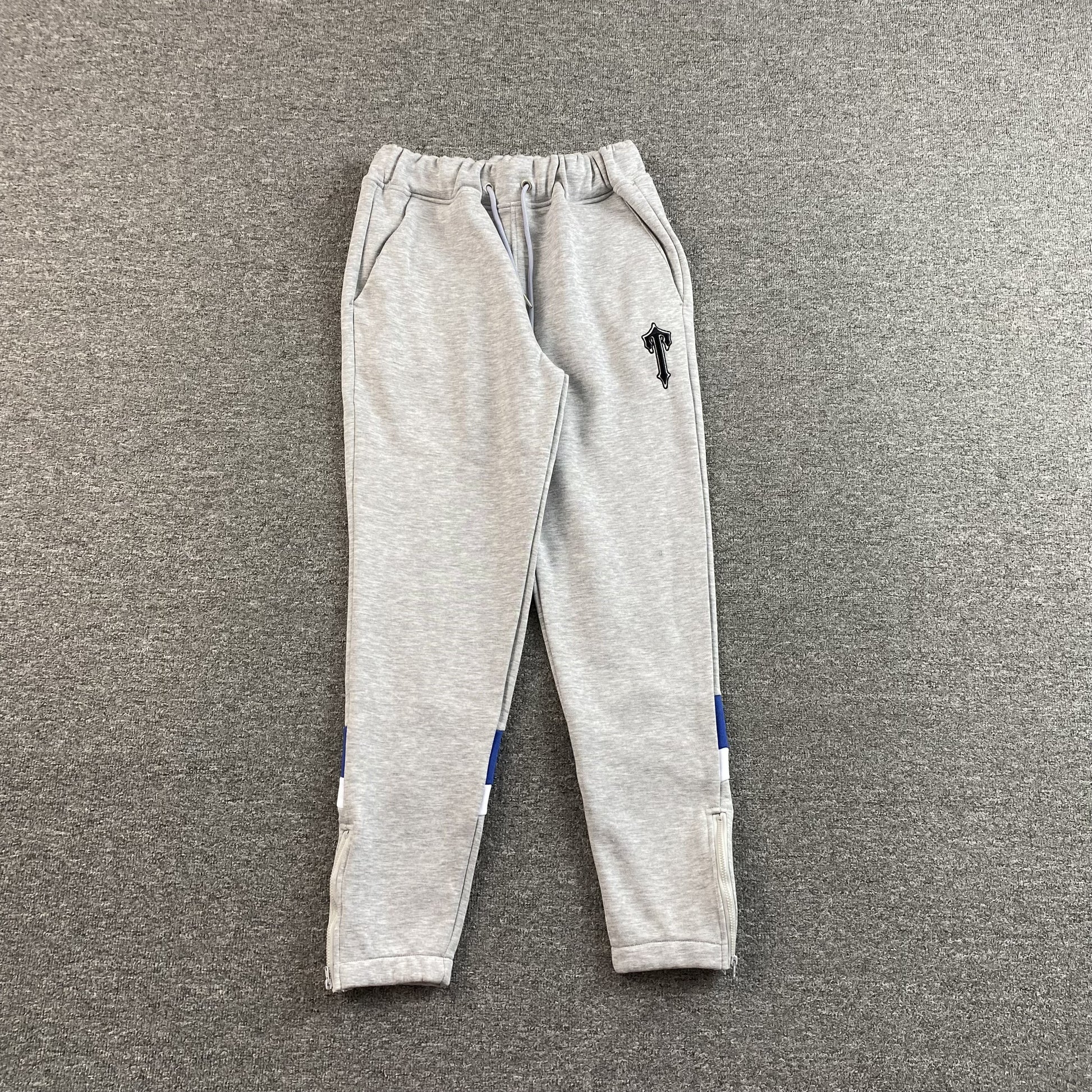 trapstar-v-stripe-tracksuit-grey-4-Drip Store Argentina