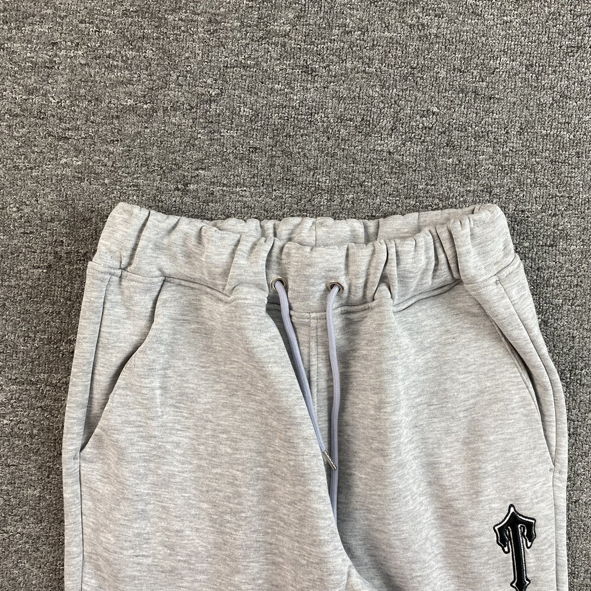 trapstar-v-stripe-tracksuit-grey-5-Drip Store Argentina