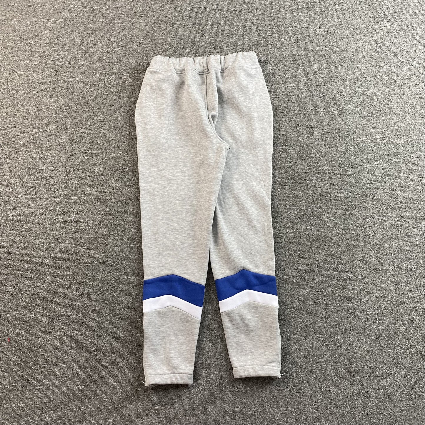 trapstar-v-stripe-tracksuit-grey-9-Drip Store Argentina