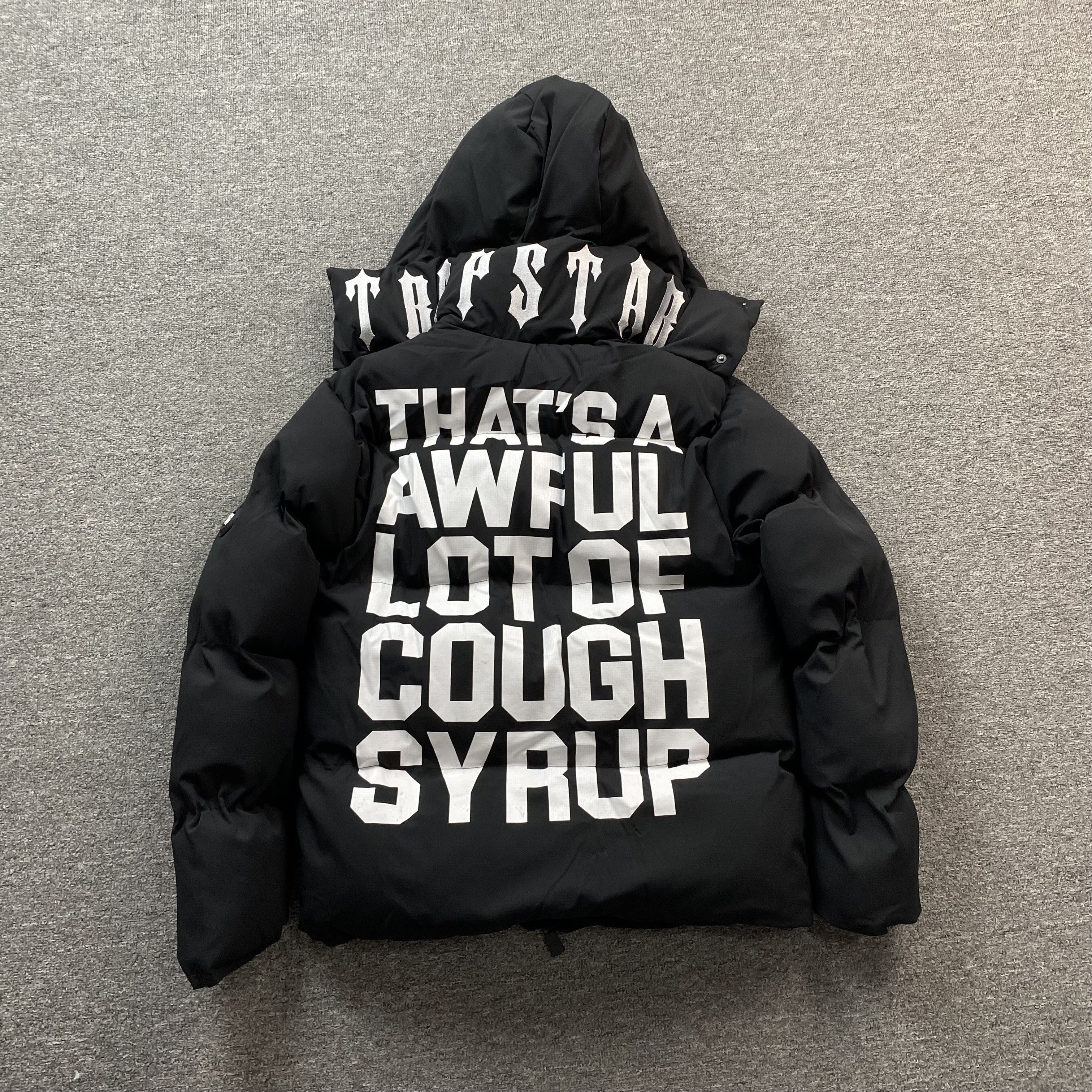 Trapstar that's a awful ダウンジャケット S Campera Trapstar X Awful Lot Of Cough Syrup Puffer Negra – Drip