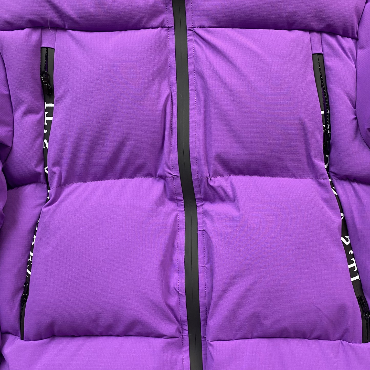 trapstar-x-awful-lot-of-cough-syrup-puffer-jacket-purple-4-Drip Store Argentina
