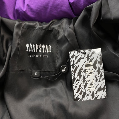 trapstar-x-awful-lot-of-cough-syrup-puffer-jacket-purple-9-Drip Store Argentina