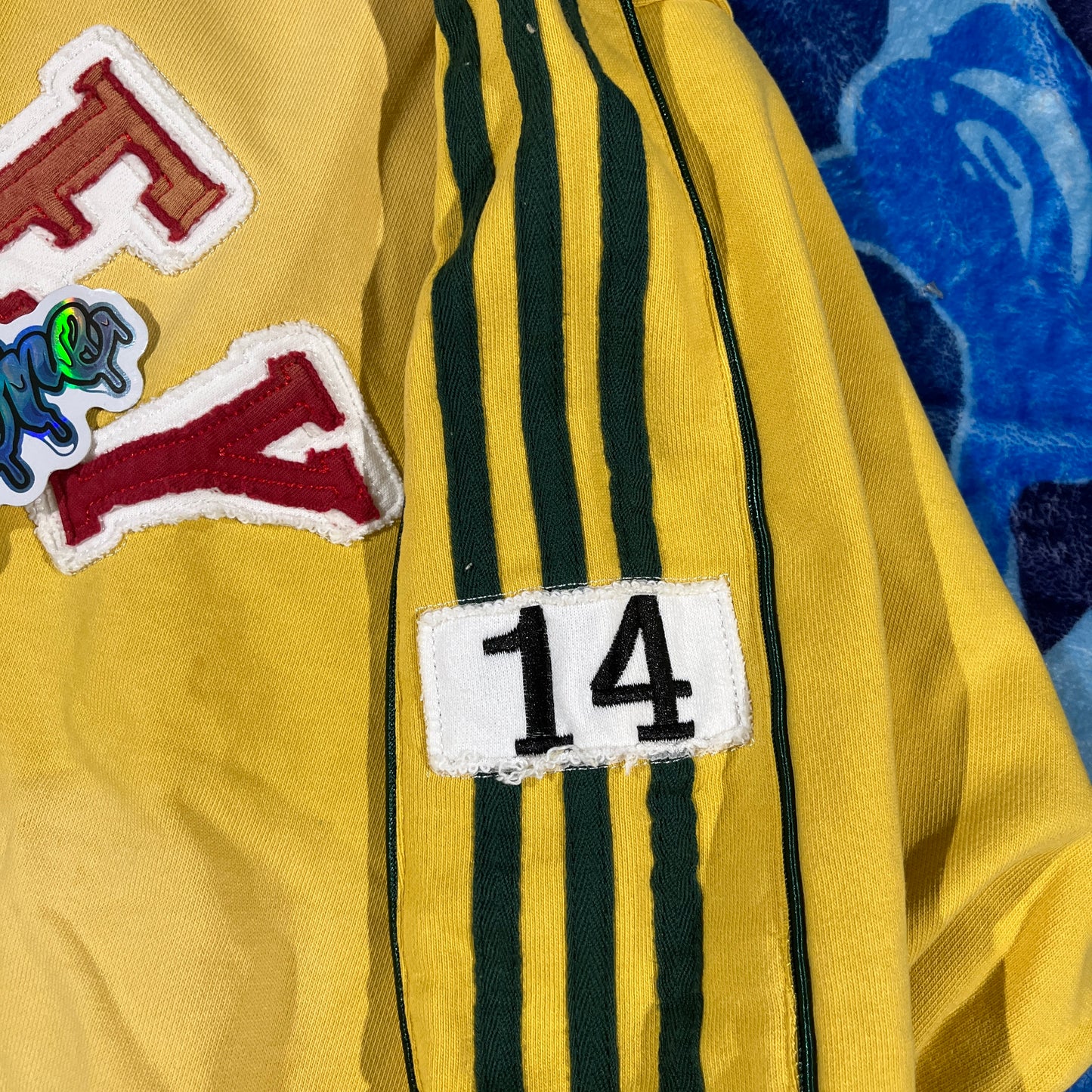 Campera Vale Forever Olympia Brasil Amarillo
